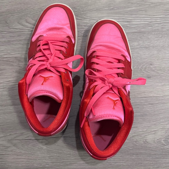 Air Jordan 1 Nike Sneakers - Picture 3 of 4